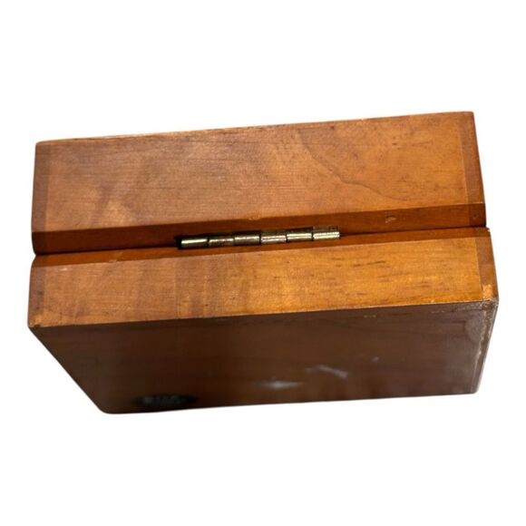 Roundtree & Yorke Gold Cuff Links Elegant Accessories - Picture 5 of 8